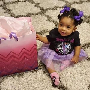 Meet your Posher, Mia